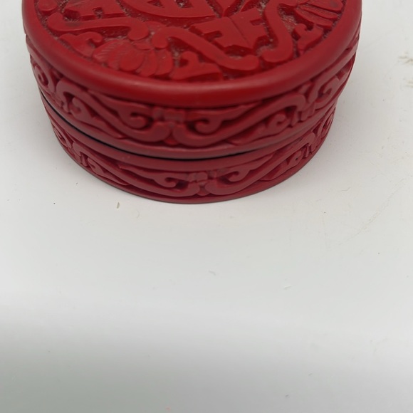 Cinnabar Rounded Trinket Box - Picture 3 of 4